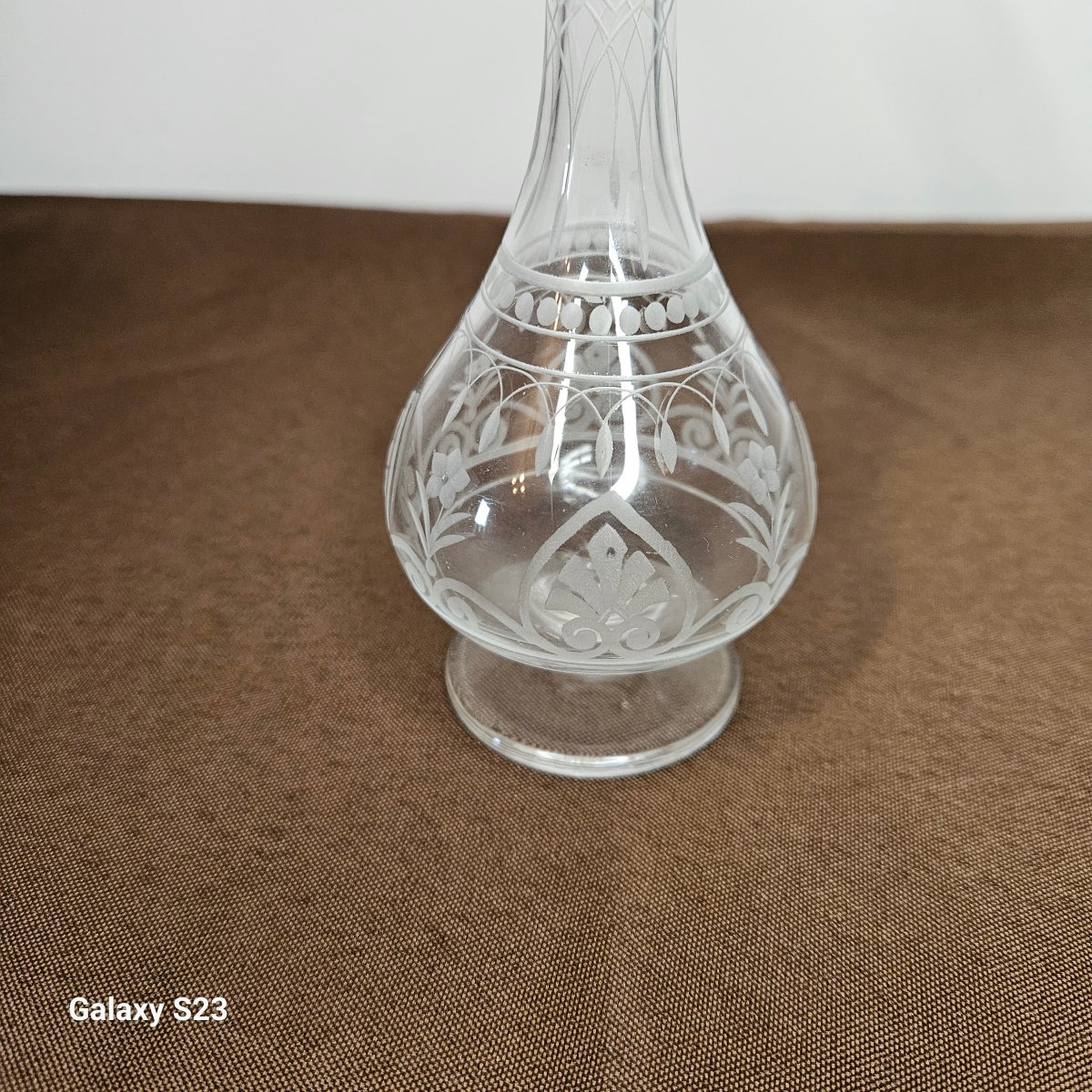 Baccarat Carafon, Burette en cristal gravé.-photo-1