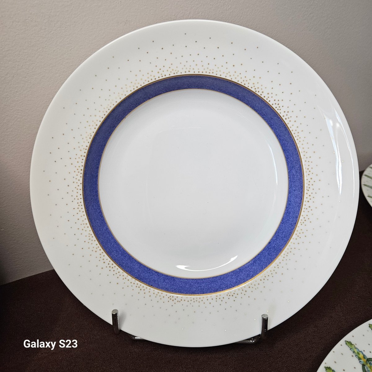 Lalique "lupins" Pattern: 12 Limoges Porcelain Plates, 6 Dinner Plates And 6 Soup Plates-photo-3