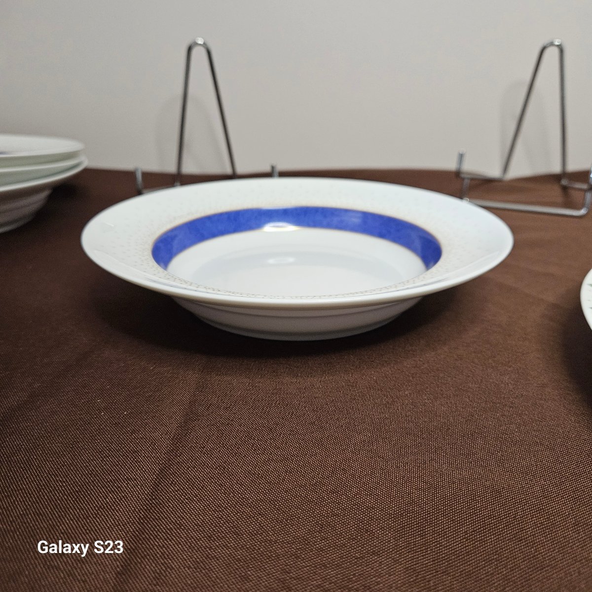Lalique "lupins" Pattern: 12 Limoges Porcelain Plates, 6 Dinner Plates And 6 Soup Plates-photo-5