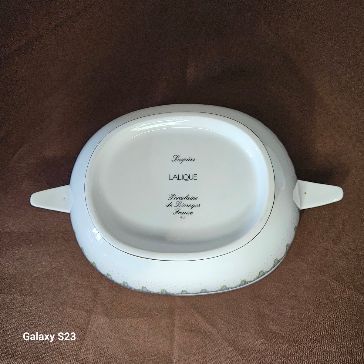 Lalique "lupins" Pattern Vegetable Tureen In Limoges Porcelain-photo-2