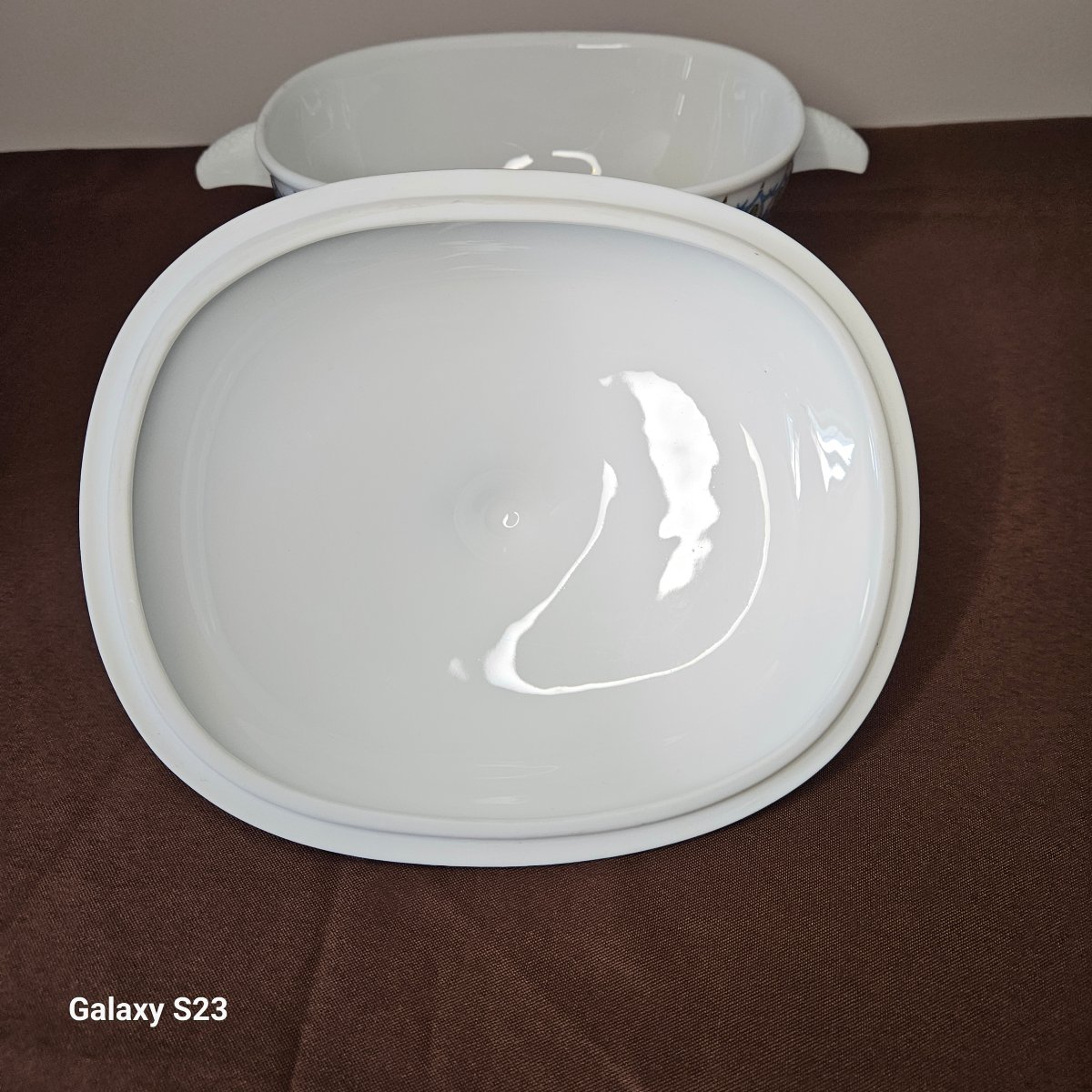 Lalique "lupins" Pattern Vegetable Tureen In Limoges Porcelain-photo-4
