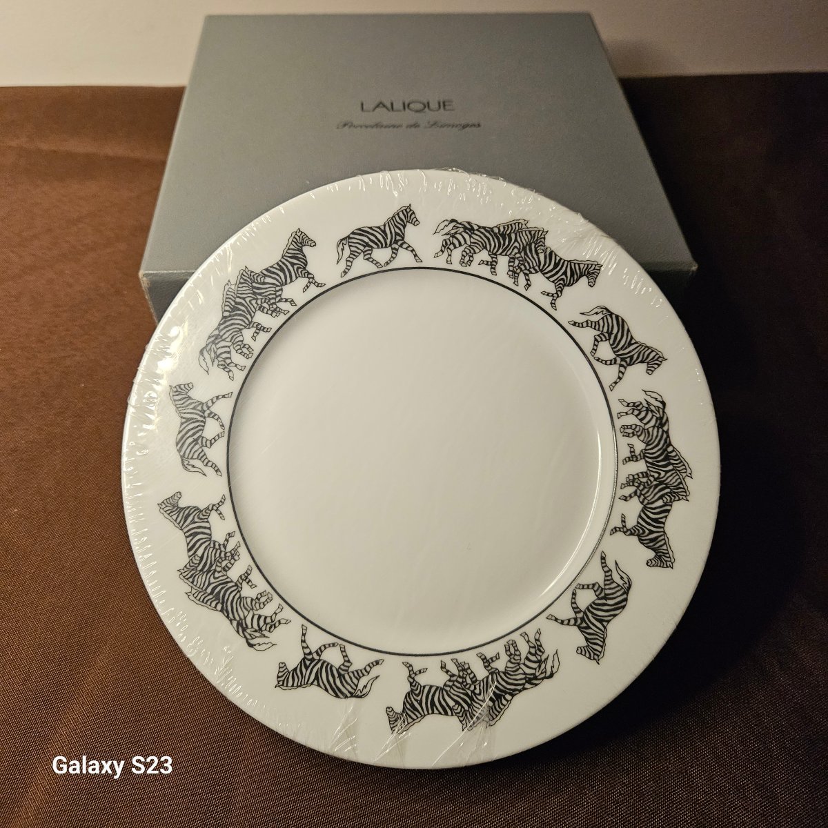 Lalique Limoges Porcelain, "savane" Pattern: 4 Bread Or Dessert Plates