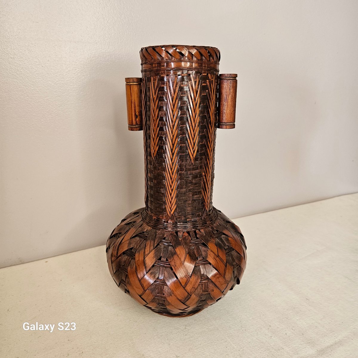 Ancien vase pour l'art ikebana en tressage de bambou intérieur en bois-photo-4