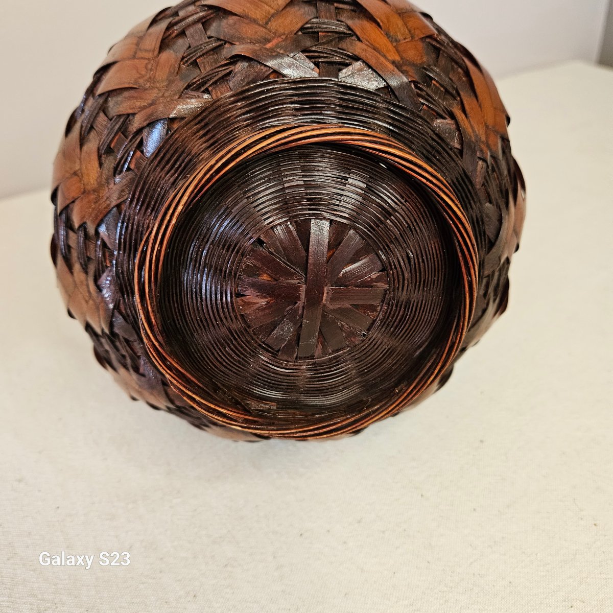 Ancien vase pour l'art ikebana en tressage de bambou intérieur en bois-photo-8