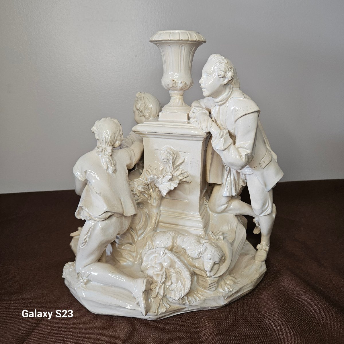 Sculpture, Grand groupe en faïence de Lunéville 18ème siècle. Scène galante pastorale-photo-2