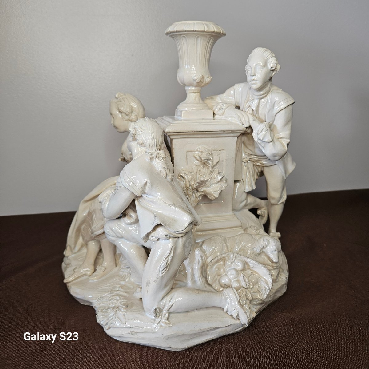 Sculpture, Grand groupe en faïence de Lunéville 18ème siècle. Scène galante pastorale-photo-1