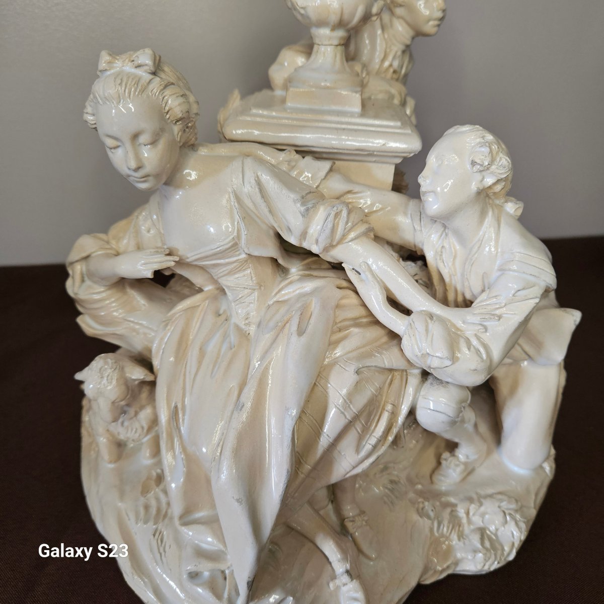 Sculpture, Grand groupe en faïence de Lunéville 18ème siècle. Scène galante pastorale-photo-2