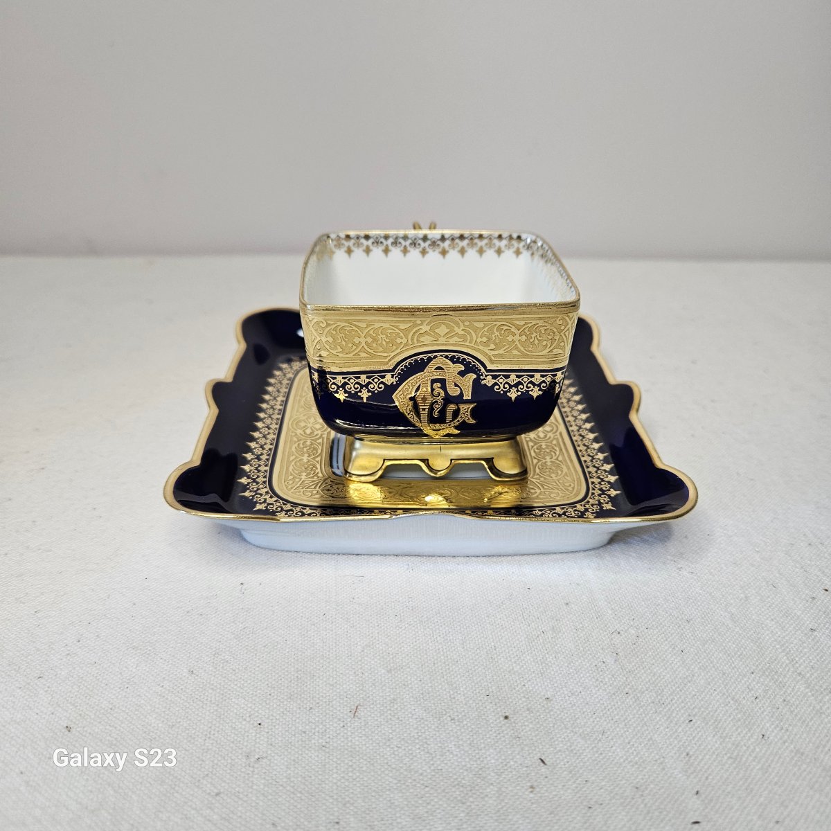 Rare Square Cup With Saucer, Jean Pouyat Limoges, Decorated In Blue And Gold.-photo-2