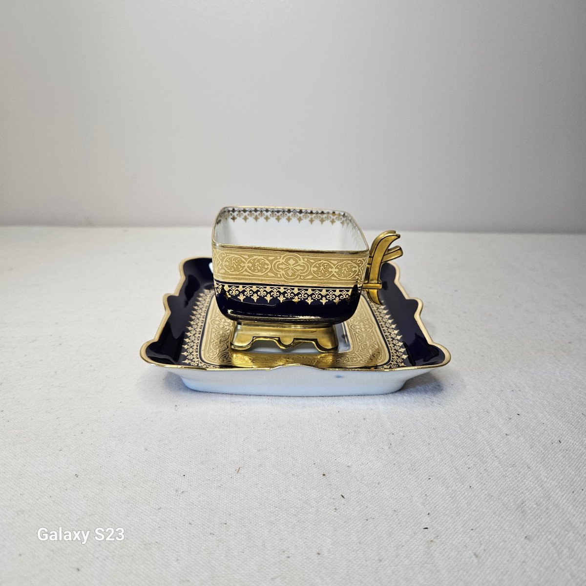 Rare Square Cup With Saucer, Jean Pouyat Limoges, Decorated In Blue And Gold.-photo-2