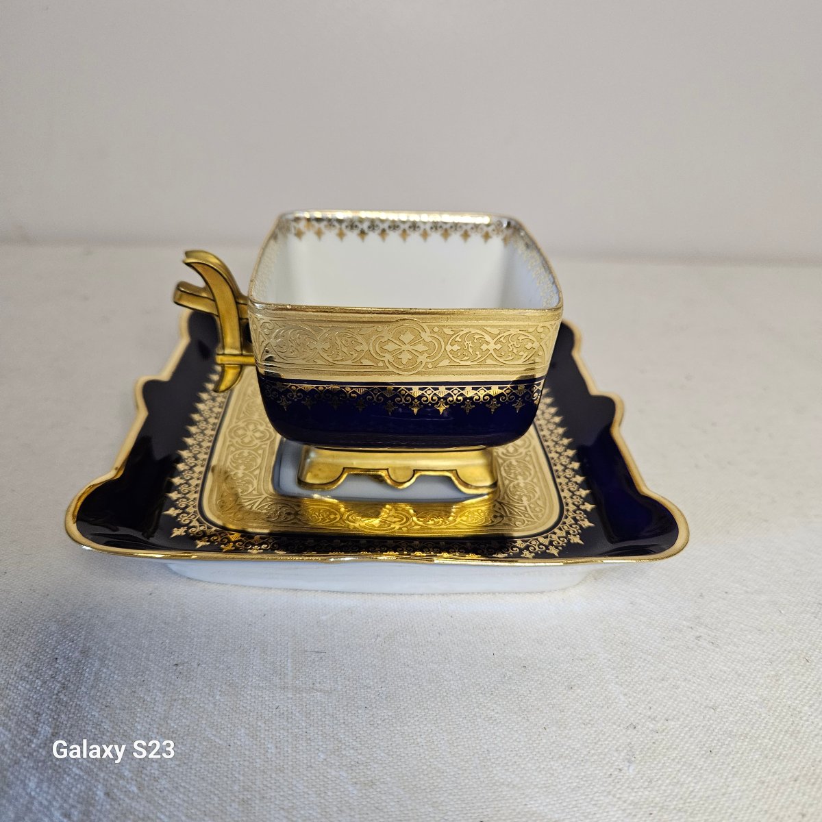 Rare Square Cup With Saucer, Jean Pouyat Limoges, Decorated In Blue And Gold.-photo-3