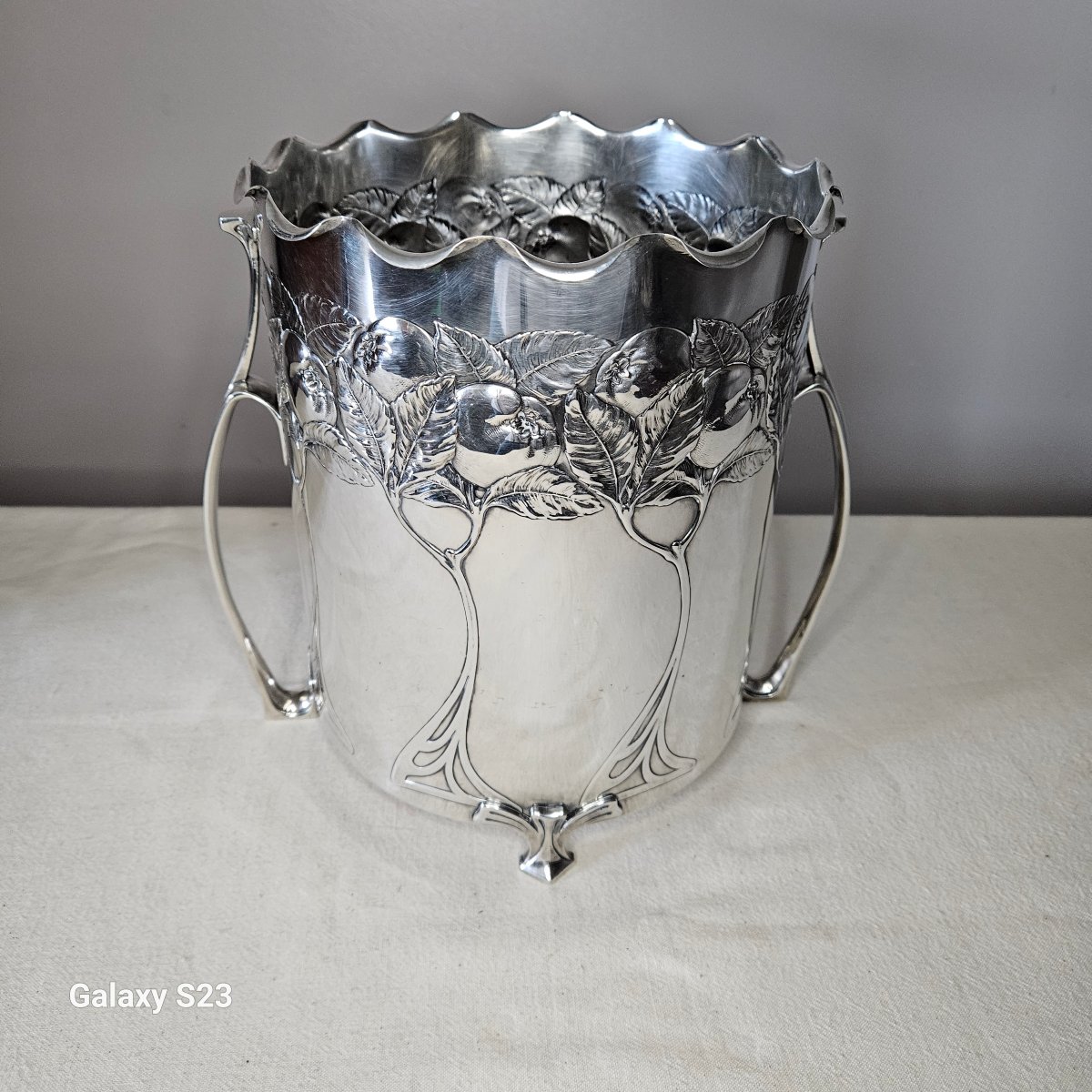 Grand seau à champagne Art nouveau Carl Deffner Métal argenté.  2 à 3 bouteilles