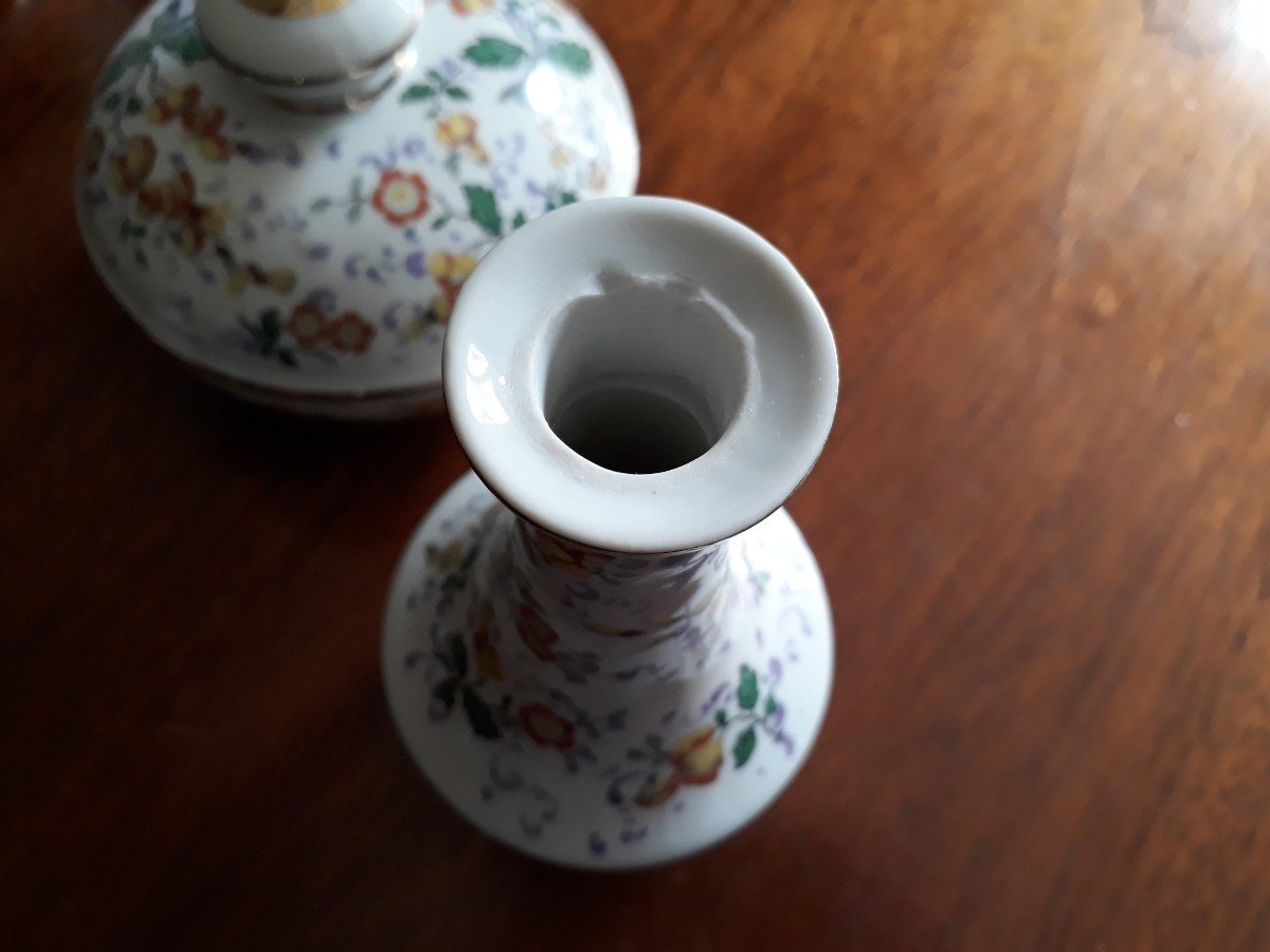 Trois Flacons Et Un Poudrier En Porcelaine De Couleuvre-photo-1