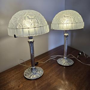 Paire de lampes Hettier et Vincent / Capon. Art déco Années 20-30. Verre dépoli et bronze 