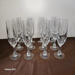 Douze flutes cristal de Lorraine Lemberg modèle Nora
