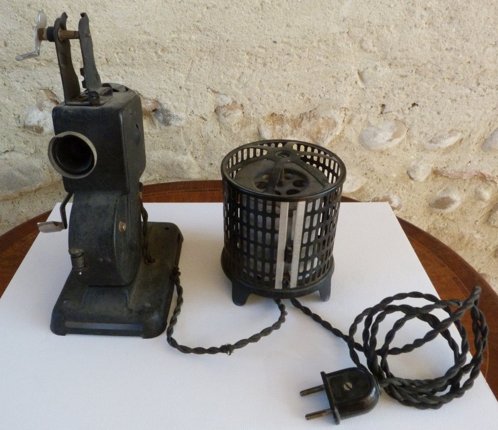 Projecteur de cinéma Pathé Kid 