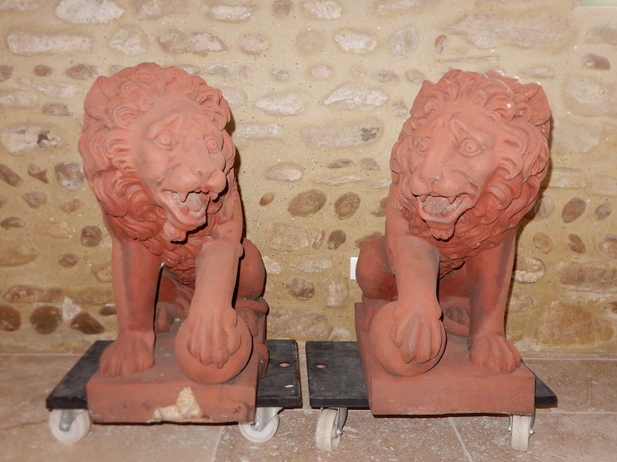 Pair Of Lyon Sitting In Terracotta