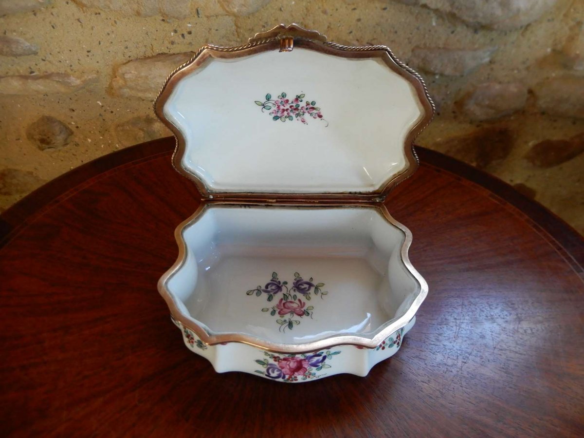 Porcelain Box-photo-2