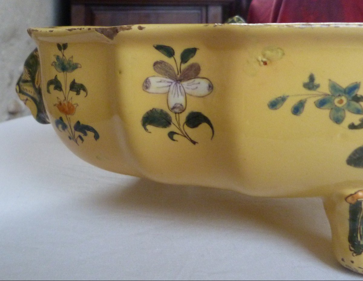 Montpellier Earthenware Soup Tureen-photo-3