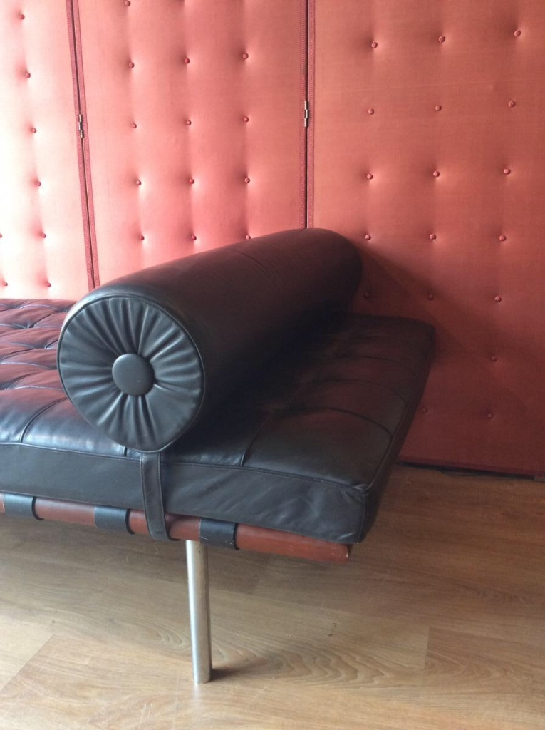 Lit De Jour Barcelona Mies Van Der Rohe.  Édition Knoll