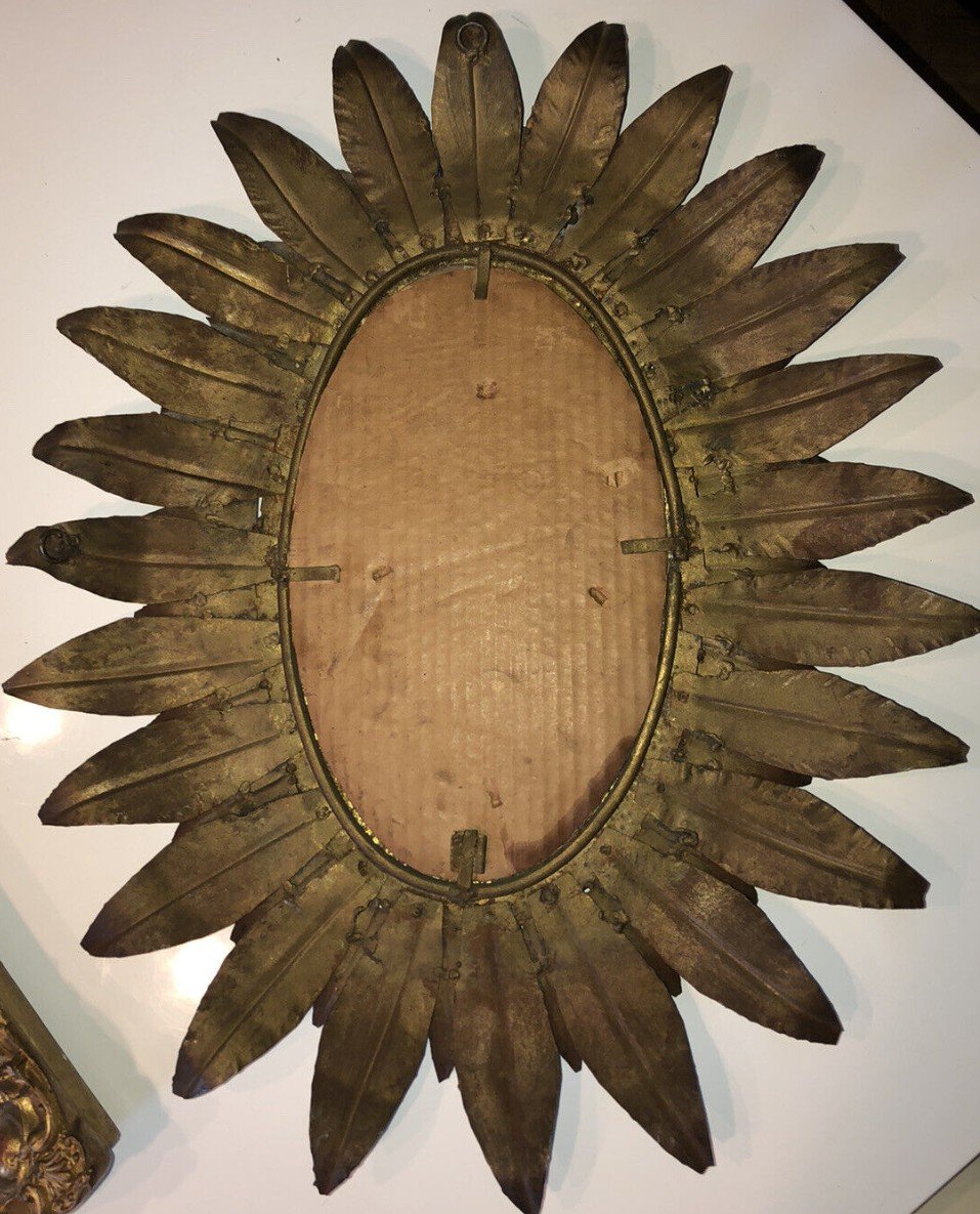 Sun Mirror In Golden Metal Decorated With 2 Rows Of Slightly Curled Leaves Chaty Style -photo-5