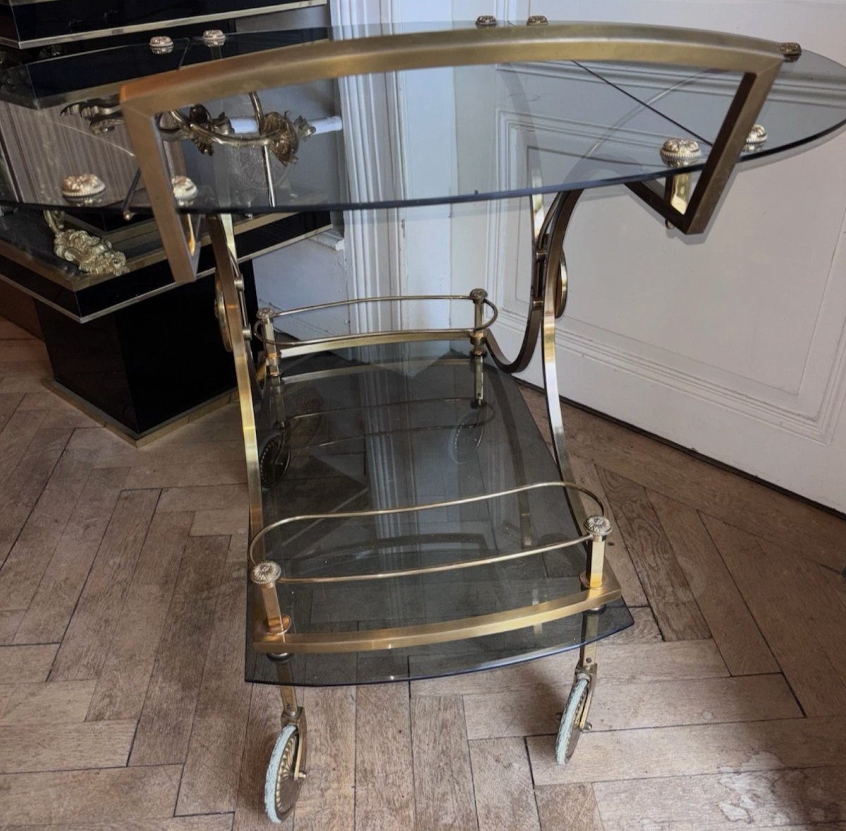 Maison Bagues Serving Trolley (rolling Bar) In Gilded And Chiseled Metal With Double Glass Top.-photo-5