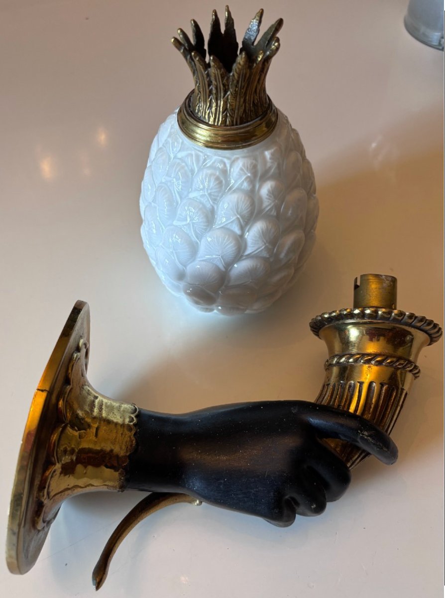 JANSEN  Applique en bronze, main de nubien tenant une corne d'abondance et ananas en verre-photo-3