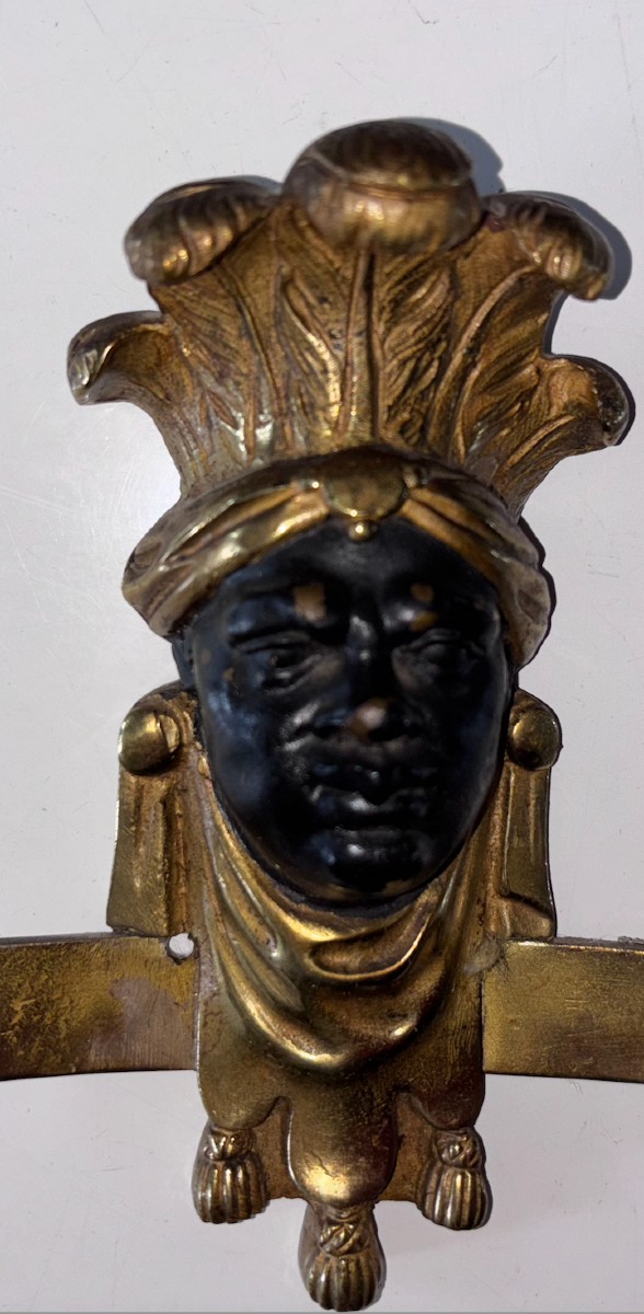 Maison BAGUES, Appliques Aux Indiens en bronze doré et patiné-photo-2