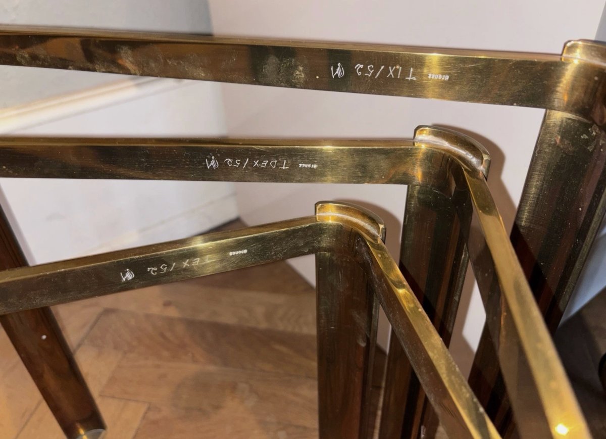 Quinet Or Pelletier Three Rectangular Nesting Tables In Gilt Bronze And Smoked Glass-photo-1