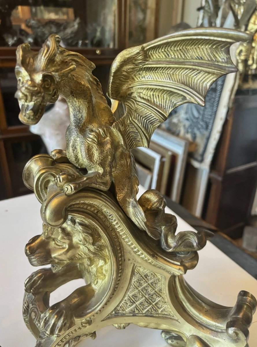 Charles CRESSENT ( 1685-1768 )  Paire de chenets, bronze doré finement ciselés, dragons & lions-photo-2