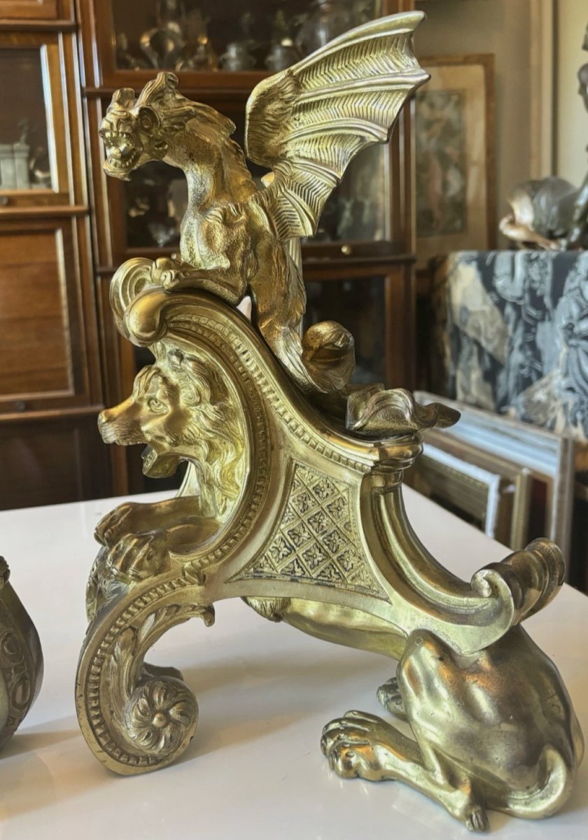 Charles CRESSENT ( 1685-1768 )  Paire de chenets, bronze doré finement ciselés, dragons & lions-photo-3