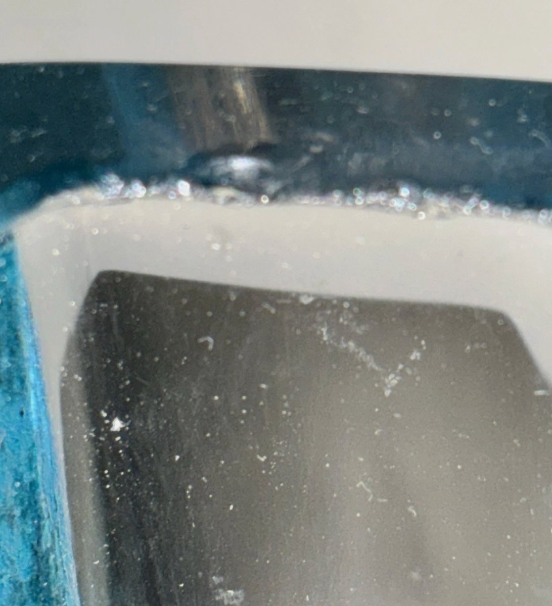 DAUM, France.  Vase brutaliste Argos, en cristal épais moulé à patine externe bleu turquoise.  -photo-8