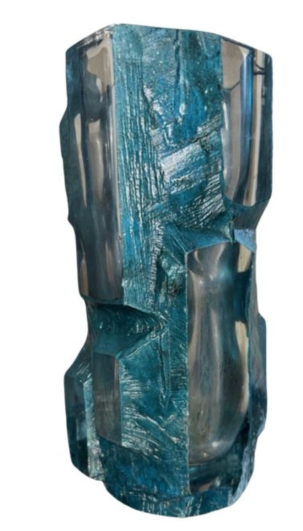 DAUM, France.  Vase brutaliste Argos, en cristal épais moulé à patine externe bleu turquoise.  