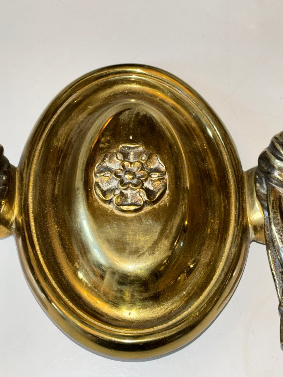 Maison CHARLES ( attribués à)   Paire d’appliques en bronze aux bras de nubien, à double patine-photo-7