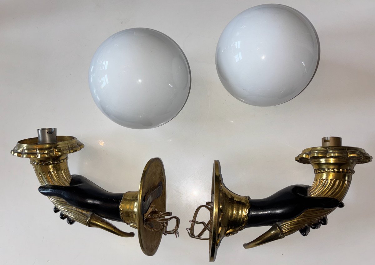 Maison Jansen Large Pair Of Bronze Wall Sconces With Nubian Hands, Cornucopias & Globes-photo-1