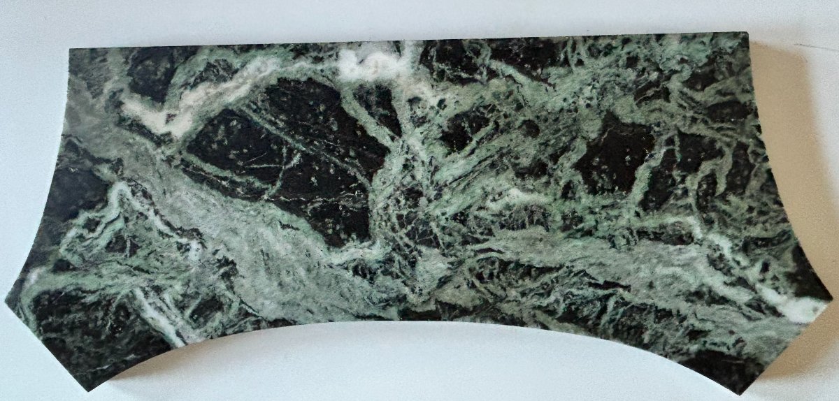 Console murale néo-classique en laiton doré et laqué vert. Dessus marbre vert de mer-photo-3