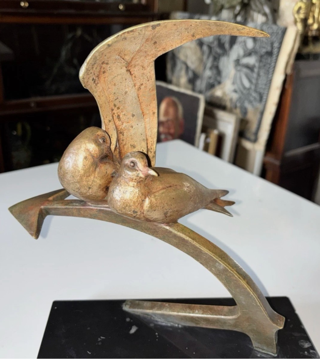 André-Vincent BECQUEREL (1893-1981)  Deux hirondelles  Epreuve en bronze à patine dorée  Signée
