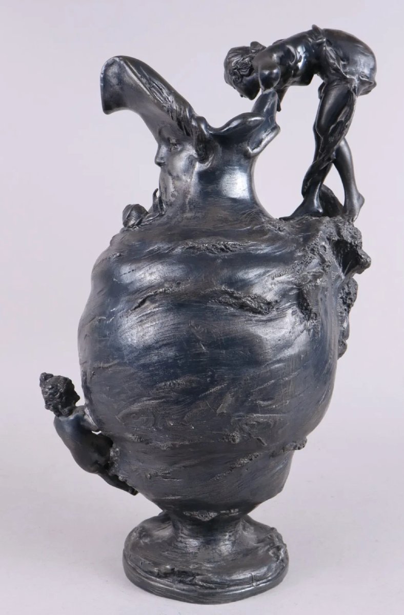 Ignaz MANSCH (1867-1925), attribuée à. Aiguière à décor de putto et de naiade-photo-2
