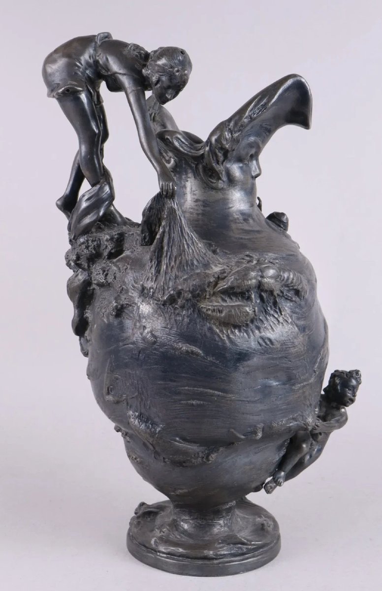 Ignaz MANSCH (1867-1925), attribuée à. Aiguière à décor de putto et de naiade-photo-3