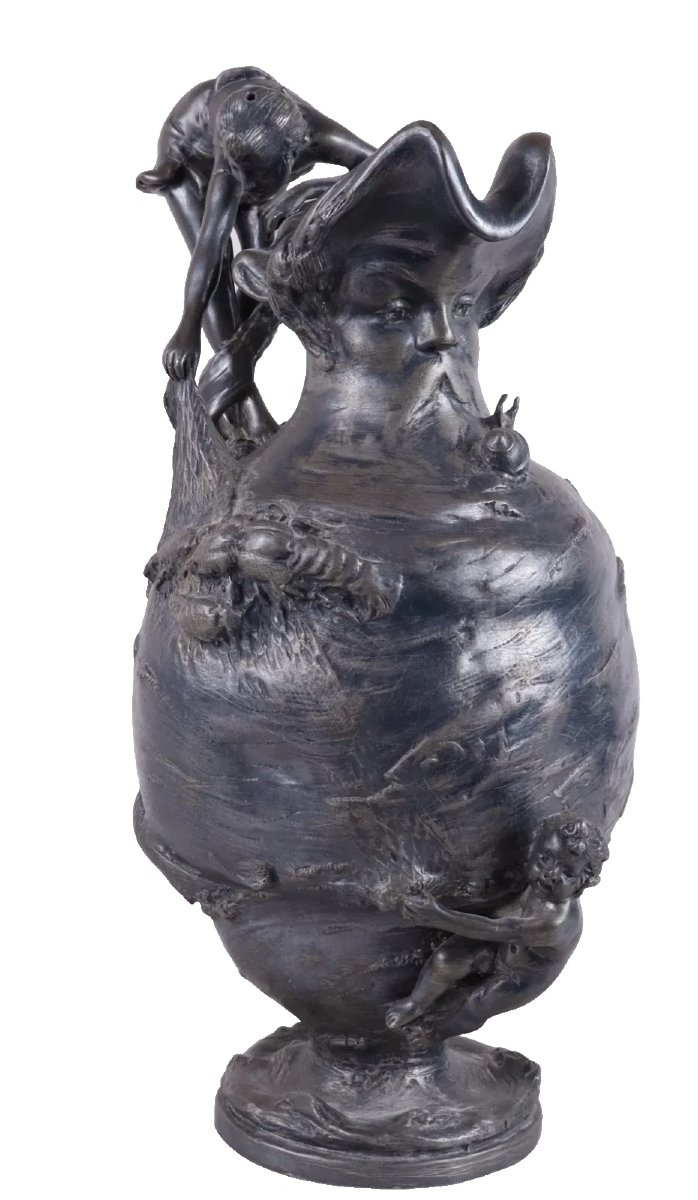 Ignaz MANSCH (1867-1925), attribuée à. Aiguière à décor de putto et de naiade