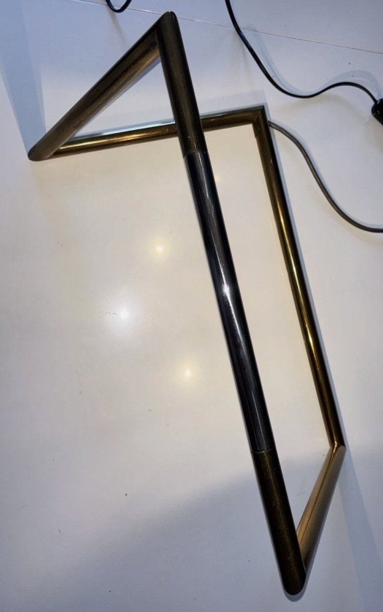 Maison CHARLES - Signée  Lampe moderniste en métal doré -   Vers 1960.   -photo-3