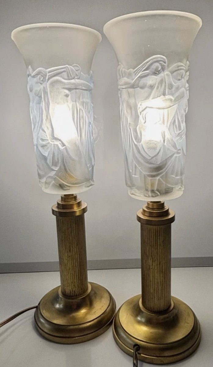 Costebelle Paris: Pair Of Art Deco Lamps Made Of Opalescent Molded Pressed Glass -photo-3