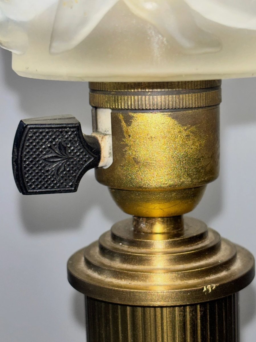 COSTEBELLE Paris   Importante lampe Art Déco en métal et verre pressé moulé opalescent Signé-photo-5