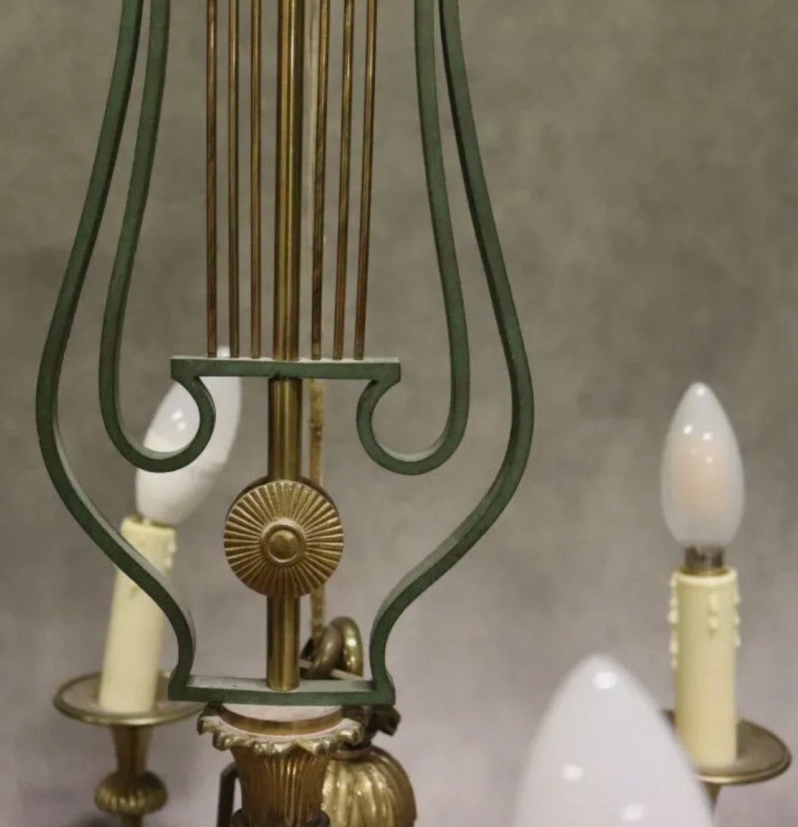Maison TISSERANT Paris 1930 :  Lustre en bronze, en forme de Lyre et Cariatides-photo-1