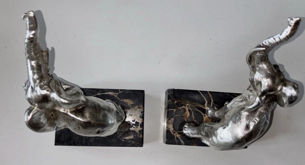 Louis FONTINELLE (1886-1964)  Serre-livres Art déco aux éléphants en bronze argenté  Signés-photo-2