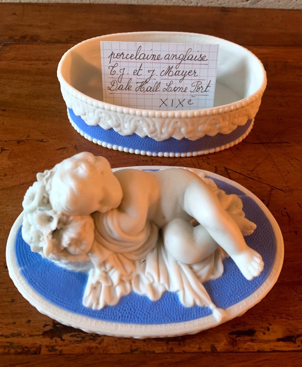 Ravissante Boîte En Porcelaine Anglaise XIXème :"le Putto Endormi "-photo-4