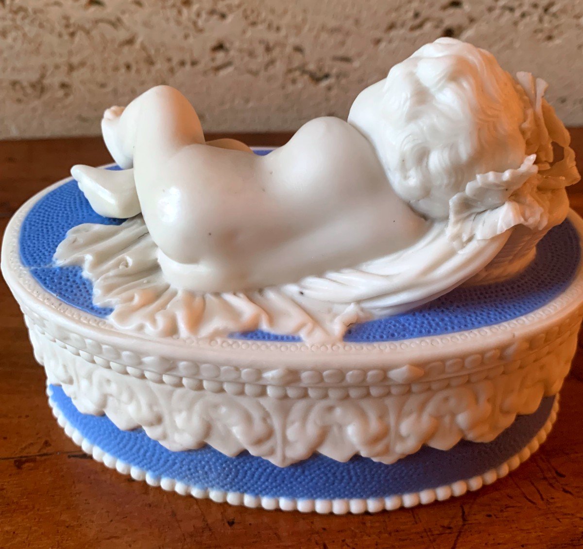 Ravissante Boîte En Porcelaine Anglaise XIXème :"le Putto Endormi "-photo-4