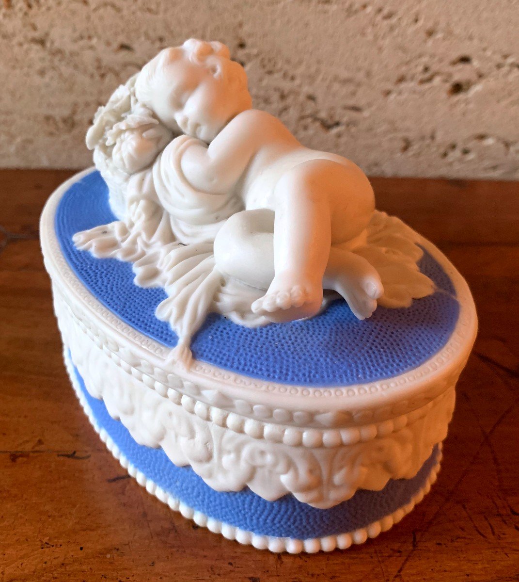 Ravissante Boîte En Porcelaine Anglaise XIXème :"le Putto Endormi "-photo-5