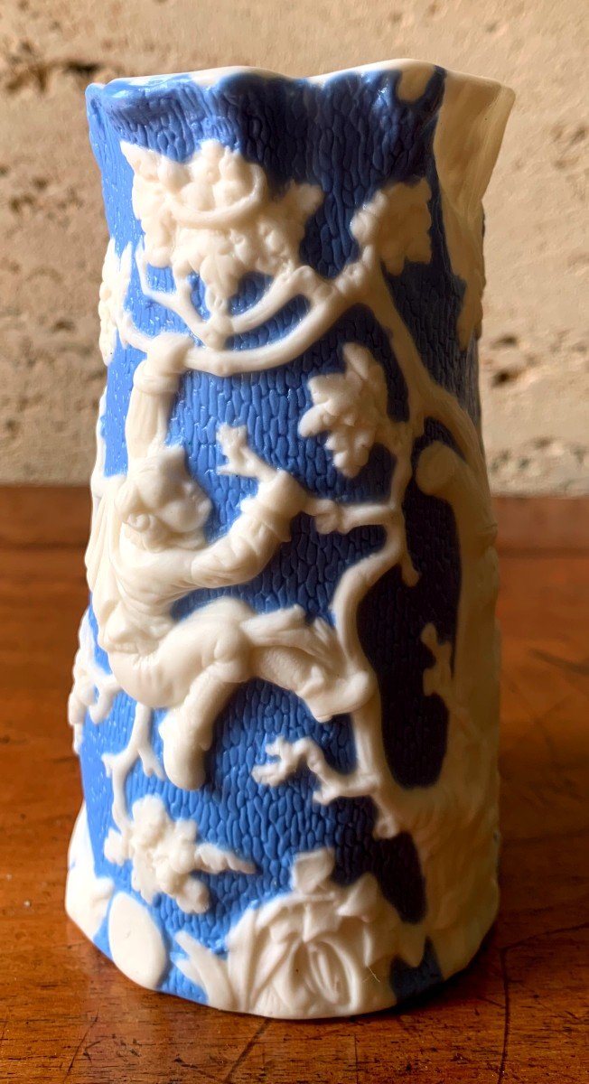 Petit Vase En Porcelaine Anglaise De T J Mayer Et J Mayer ,xix ème  :les Dénicheurs