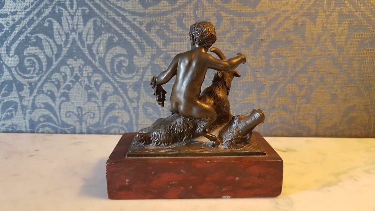 Bronze Avec Un Socle Marbre  Rouge. Representant Un Satyre Avec Un Chevre.-photo-5