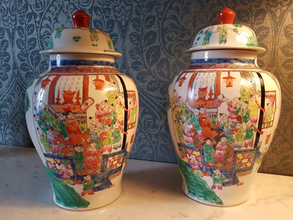 Pair Chinese Vases. 20th Century.